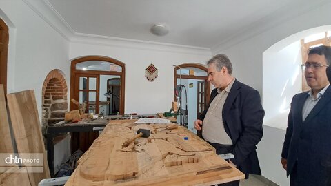 بازدید معاون وزیر میراث‌فرهنگی از خانه هنرهای سنتی و صنایع‌دستی آذربایجان غربی