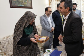 دیدار با مادر شهید سلطان مراد صابری همزمان با یادواره شهدای استان چهار محال وبختیاری