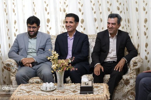 دیدار با مادر شهید سلطان مراد صابری همزمان با یادواره شهدای استان چهار محال وبختیاری