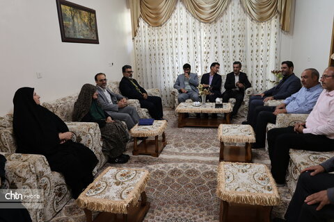 دیدار با مادر شهید سلطان مراد صابری همزمان با یادواره شهدای استان چهار محال وبختیاری