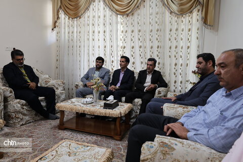 دیدار با مادر شهید سلطان مراد صابری همزمان با یادواره شهدای استان چهار محال وبختیاری