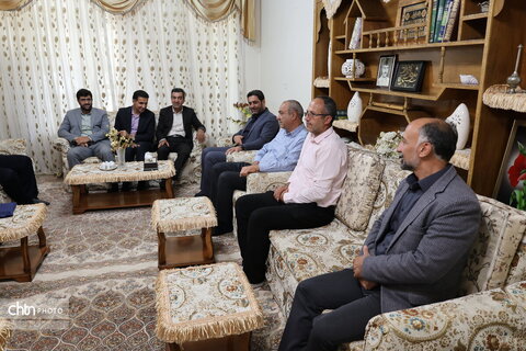 دیدار با مادر شهید سلطان مراد صابری همزمان با یادواره شهدای استان چهار محال وبختیاری
