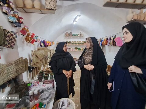از قلعه باقرآباد تا «ناروت»؛ بانوان بافق در مسیر میراث و کارآفرینی