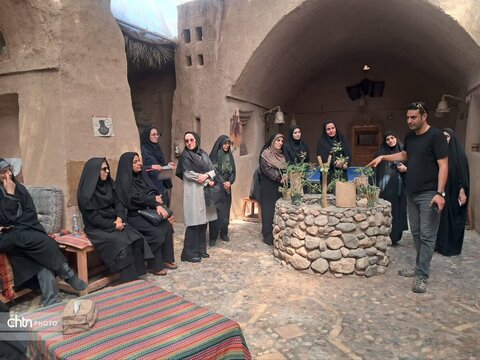 از قلعه باقرآباد تا «ناروت»؛ بانوان بافق در مسیر میراث و کارآفرینی