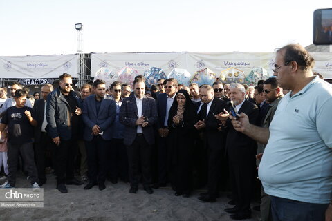 جشنواره انگور با حضور وزیر میراث فرهنگی در ملکان