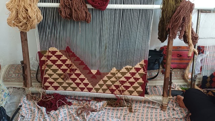 آموزش رایگان صنایع دستی برای ۱۶۰ نفر در استان زنجان/ گلیم‌بافی و چاقوسازی در صدر آموزش‌ها