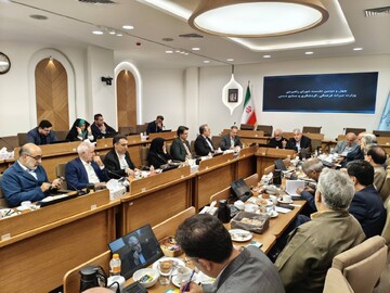 توسعه صنایع‌دستی نیازمند تغییر ریل در سیاست‌گذاری، فروش و صادرات است/ نخبگان زبان مشترک دولت و جامعه‌اند