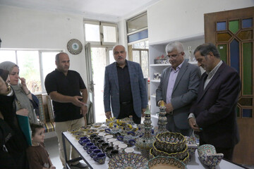 بازدید معاون استاندار گلستان از چهار مرکز صنایع‌دستی بندرگز
