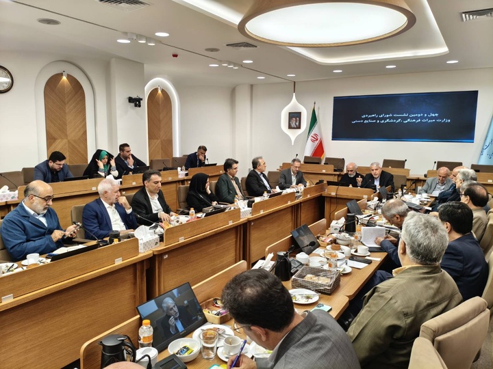 توسعه صنایع‌دستی نیازمند تغییر ریل در سیاست‌گذاری، فروش و صادرات است/ نخبگان زبان مشترک دولت و جامعه‌اند