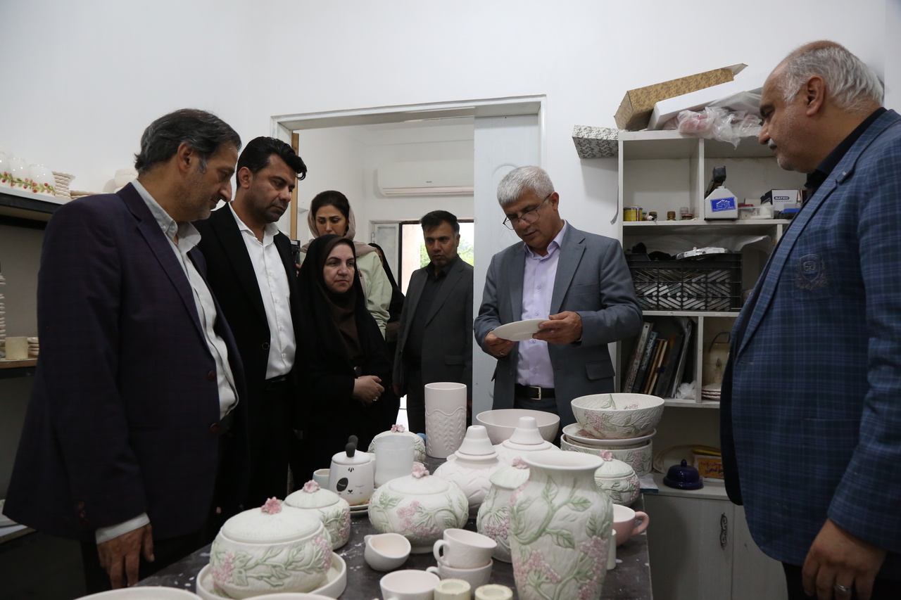 بازدید معاون استاندار گلستان از چهار مرکز صنایع‌دستی بندرگز