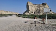 نصب تابلوهای راهنما در محور اصلی زرآباد و روستای گردشگری دَرَک