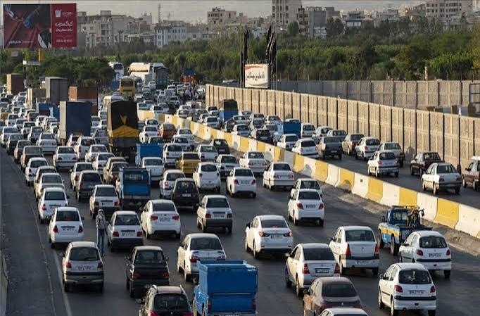 ترافیک نیمه‌سنگین در ۳ محور پرتردد کشور/ محور طالقان- هشتگرد همچنان مسدود است