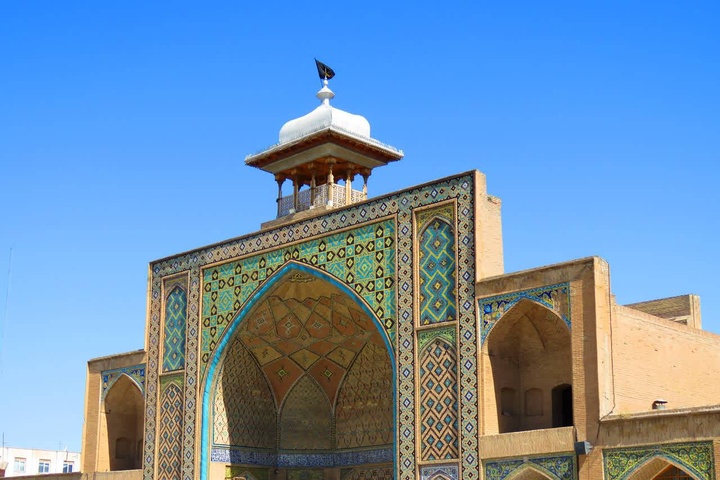 تزئینات کاشی‌کاری مسجدالنبی(ص) قزوین مرمت شد