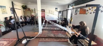 تقویت زنجیره تولید صنایع‌دستی در قاینات/ برگزاری دوره‌های تخصصی پلاس‌بافی و توبافی