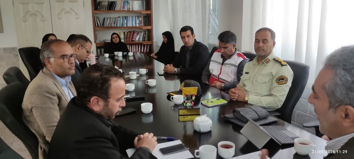 جلسه هماهنگی و برنامه‌ریزی جشنواره «پرواز کاغذبادها» در فردوس برگزار شد