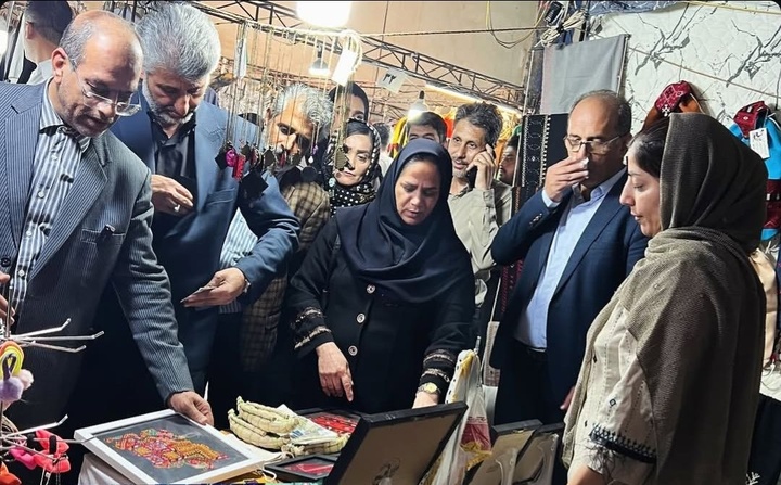 صنایع‌دستی باید در تمامی نمایشگاه‌ها حضور ثابت و فعال داشته باشد/ لزوم حمایت همه جانبه از صنعتگران