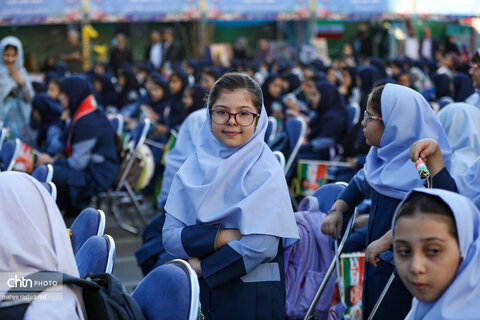 رونمایی از لوح ثبت «آیین بازگشایی مدارس» با حضور معاون اول رئیس‌جمهور