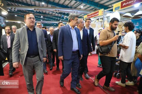 هفدهمین نمایشگاه سراسری صنایع‌دستی ایران در یزد گشایش یافت؛ گردهمایی هنرمندان ۲۰ استان در ۲۳۰ غرفه