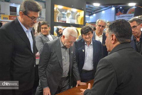 هفدهمین نمایشگاه سراسری صنایع‌دستی ایران در یزد گشایش یافت؛ گردهمایی هنرمندان ۲۰ استان در ۲۳۰ غرفه