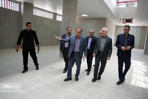 معاون صنایع‌دستی وزارت میراث‌فرهنگی، زنگ آغاز سال تحصیلی مدرسه زندان مرکزی یزد را نواخت