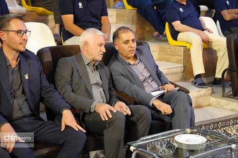 معاون صنایع‌دستی وزارت میراث‌فرهنگی، زنگ آغاز سال تحصیلی مدرسه زندان مرکزی یزد را نواخت