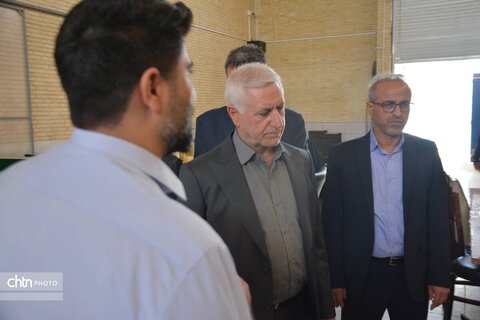 بازدید معاون صنایع‌دستی و هنرهای سنتی وزارت از کارگاه بسته‌بندی صنایع دستی در شاهدیه