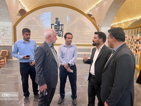 روایت تار و پود ایران در قاب یک موزه تاریخی؛ بازدید معاون صنایع‌دستی از موزه تار و پود یزد