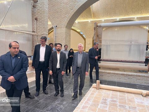 روایت تار و پود ایران در قاب یک موزه تاریخی؛ بازدید معاون صنایع‌دستی از موزه تار و پود یزد