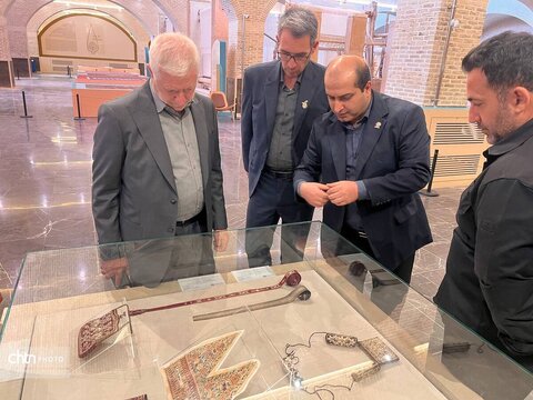 روایت تار و پود ایران در قاب یک موزه تاریخی؛ بازدید معاون صنایع‌دستی از موزه تار و پود یزد