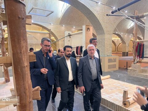 روایت تار و پود ایران در قاب یک موزه تاریخی؛ بازدید معاون صنایع‌دستی از موزه تار و پود یزد