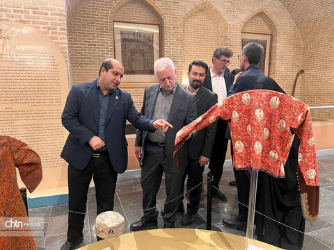 روایت تار و پود ایران در قاب یک موزه تاریخی؛ بازدید معاون صنایع‌دستی از موزه تار و پود یزد
