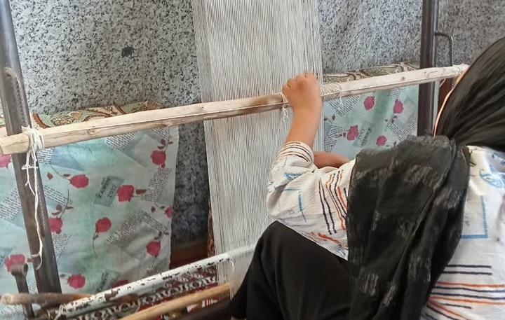 آموزش گلیم‌بافی به ۴۰ متقاضی در شهرستان فارسان آغاز شد