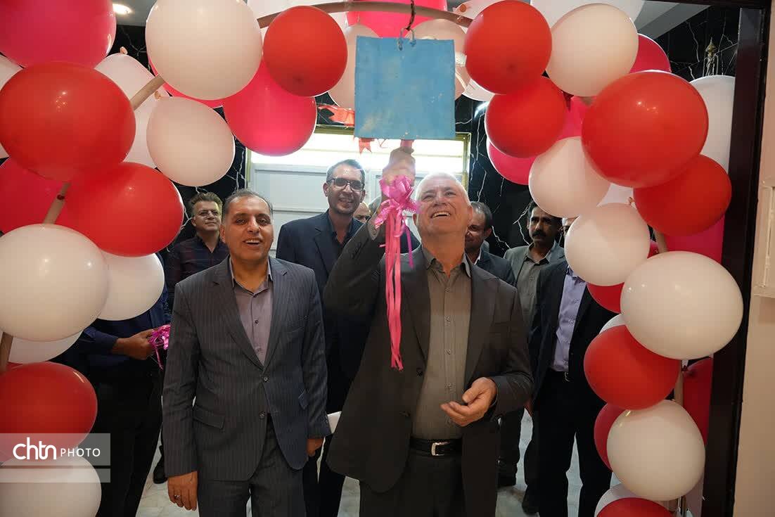 معاون صنایع‌دستی وزارت میراث‌فرهنگی، زنگ آغاز سال تحصیلی مدرسه زندان مرکزی یزد را نواخت