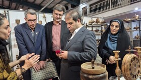 از نقش خیال تا عطر نان؛ بازدید معاون استاندار یزد از جلوه‌های هنر و فرهنگ ایرانی