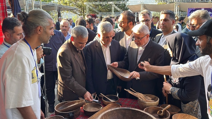 ظرفیت صنایع‌دستی غرب مازندران در حاشیه افتتاح کاخ‌موزه اجابیت به نمایش درآمد