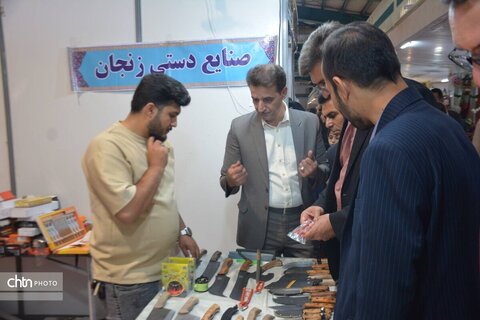 بازدید معاون هماهنگی امور عمرانی استاندار یزد از نمایشگاه صنایع‌دستی