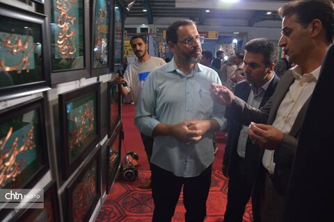 بازدید معاون هماهنگی امور عمرانی استاندار یزد از نمایشگاه صنایع‌دستی