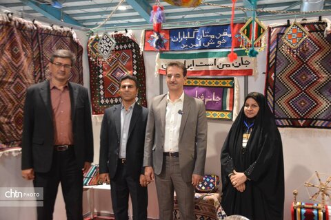 بازدید معاون هماهنگی امور عمرانی استاندار یزد از نمایشگاه صنایع‌دستی