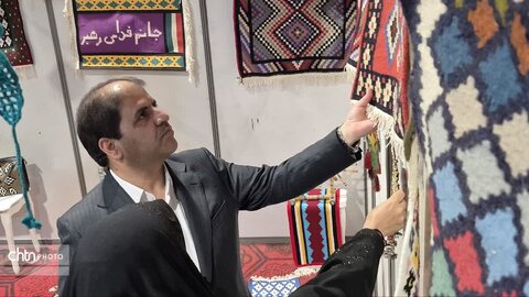 از نقش خیال تا عطر نان؛ بازدید معاون استاندار یزد از جلوه‌های هنر و فرهنگ ایرانی
