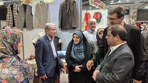 از نقش خیال تا عطر نان؛ بازدید معاون استاندار یزد از جلوه‌های هنر و فرهنگ ایرانی