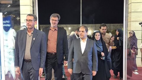 از نقش خیال تا عطر نان؛ بازدید معاون استاندار یزد از جلوه‌های هنر و فرهنگ ایرانی
