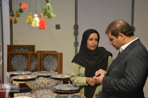 از نقش خیال تا عطر نان؛ بازدید معاون استاندار یزد از جلوه‌های هنر و فرهنگ ایرانی