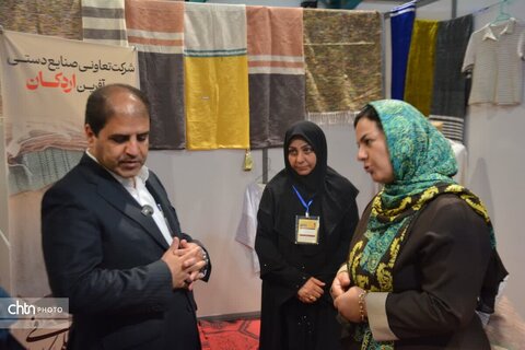 از نقش خیال تا عطر نان؛ بازدید معاون استاندار یزد از جلوه‌های هنر و فرهنگ ایرانی