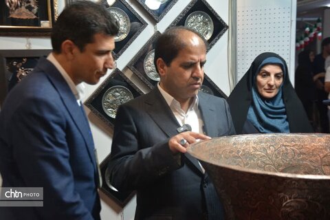 از نقش خیال تا عطر نان؛ بازدید معاون استاندار یزد از جلوه‌های هنر و فرهنگ ایرانی