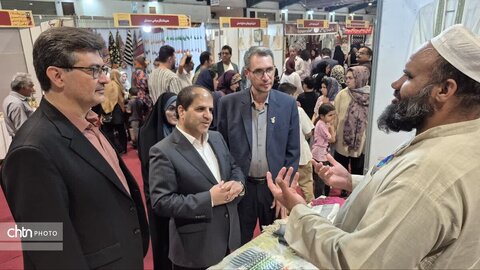 از نقش خیال تا عطر نان؛ بازدید معاون استاندار یزد از جلوه‌های هنر و فرهنگ ایرانی