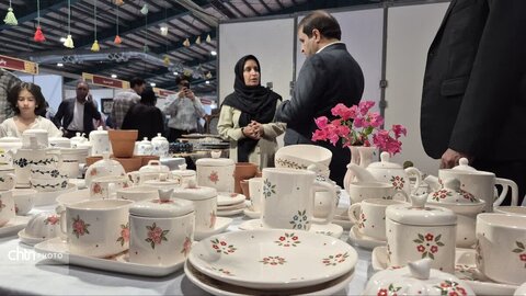 از نقش خیال تا عطر نان؛ بازدید معاون استاندار یزد از جلوه‌های هنر و فرهنگ ایرانی