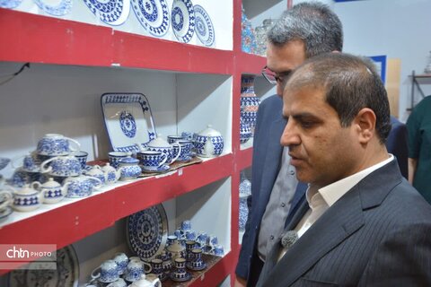 از نقش خیال تا عطر نان؛ بازدید معاون استاندار یزد از جلوه‌های هنر و فرهنگ ایرانی