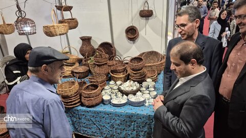 از نقش خیال تا عطر نان؛ بازدید معاون استاندار یزد از جلوه‌های هنر و فرهنگ ایرانی