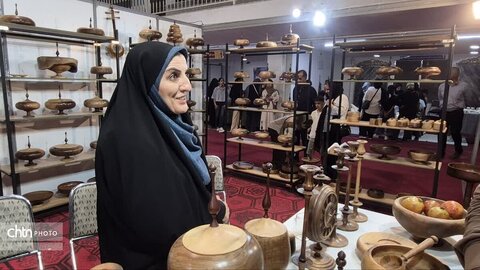 از نقش خیال تا عطر نان؛ بازدید معاون استاندار یزد از جلوه‌های هنر و فرهنگ ایرانی
