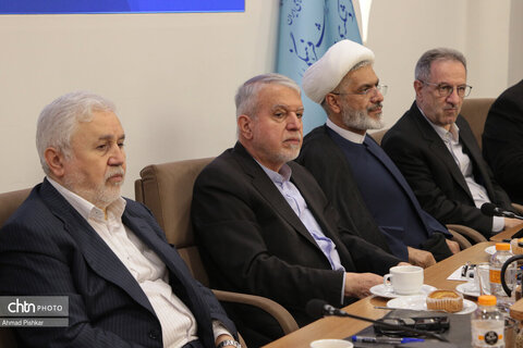 نشست شورای معاونان، مشاوران، مدیران کل ستادی و استانی با وزیر میراث‌فرهنگی، گردشگری وصنایع دستی